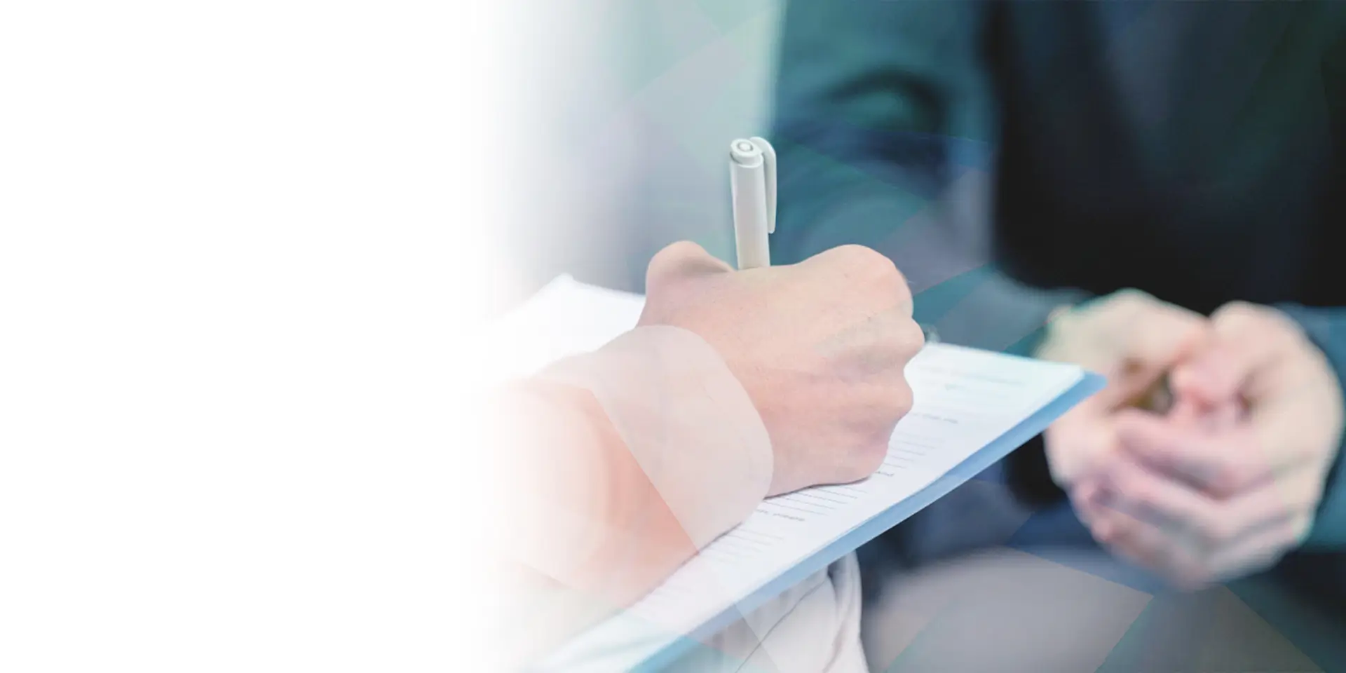 株式会社徳積講は、個人と組織の心理的課題に専門的にアプローチし、メンタルヘルスの向上と人間力の開発をサポートします。